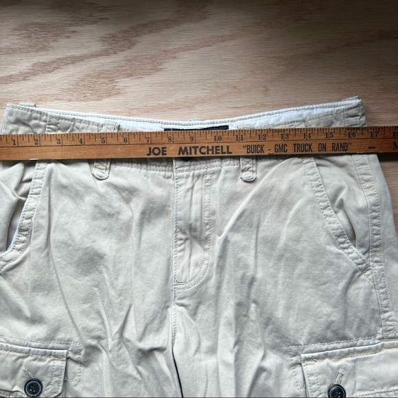 American Eagle Cargo Shorts - Size 32 - Picture 4 of 9